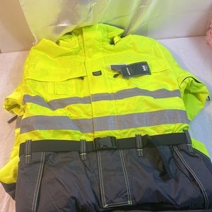 HELLY HANSEN men’s Ludvika suit yellow color size C58 new